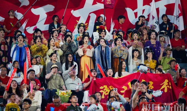 开云体育-潜江赛场内外皆精彩：来看一场球，爱上一座城