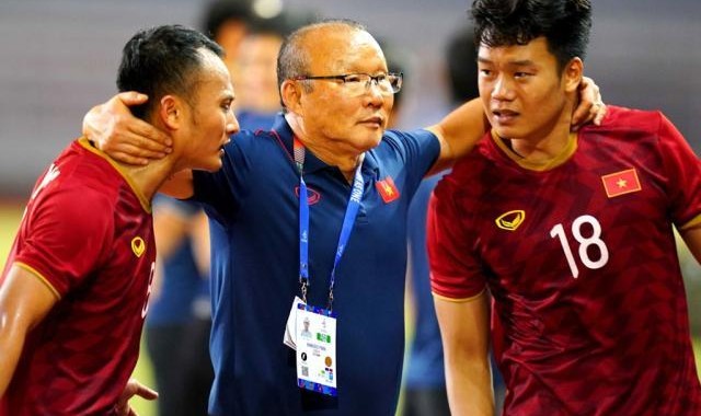 越南提前集中备战12强赛 朴恒绪回国奔丧月底返越